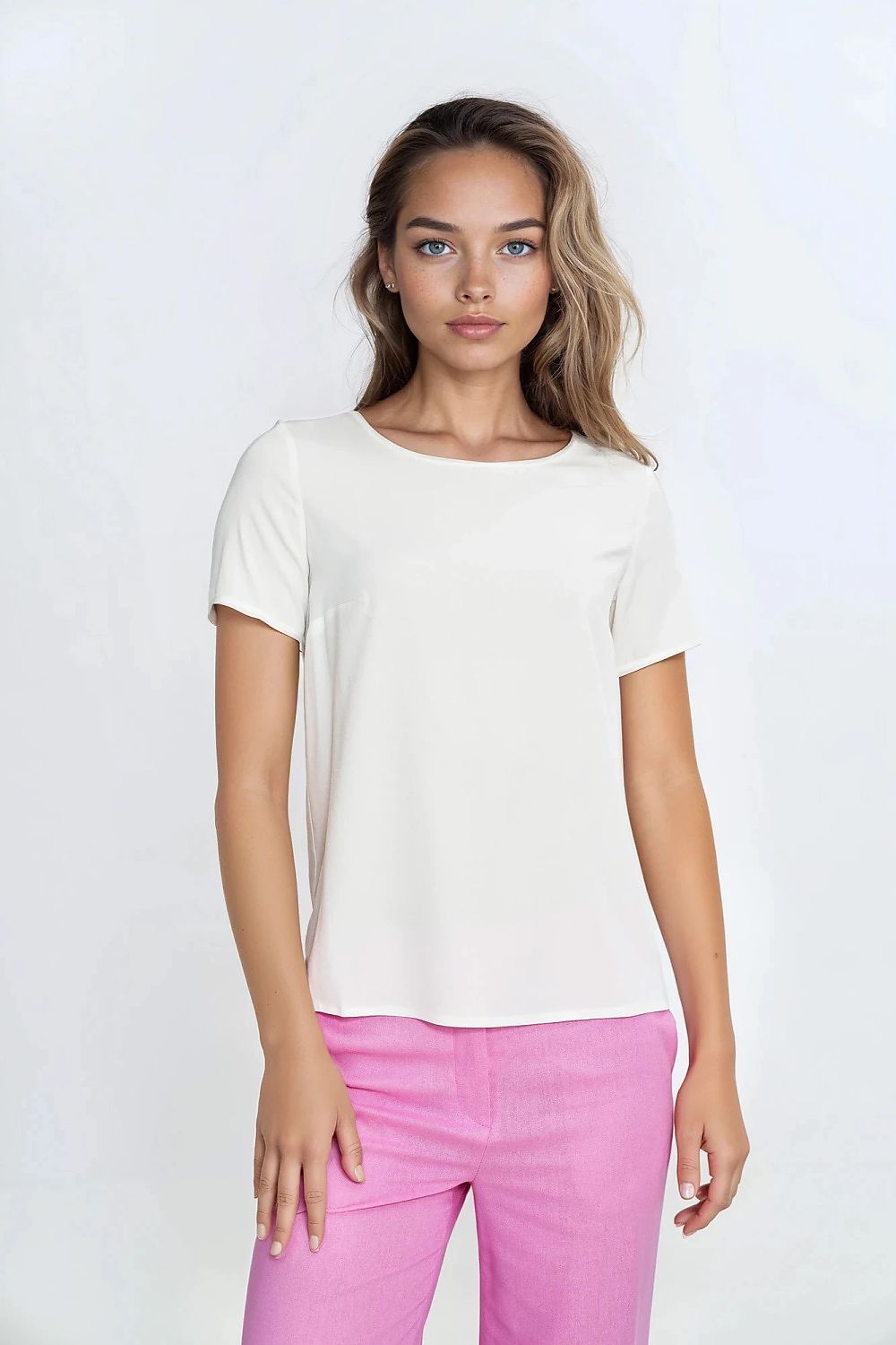  Bluse model 211801 Nife 
