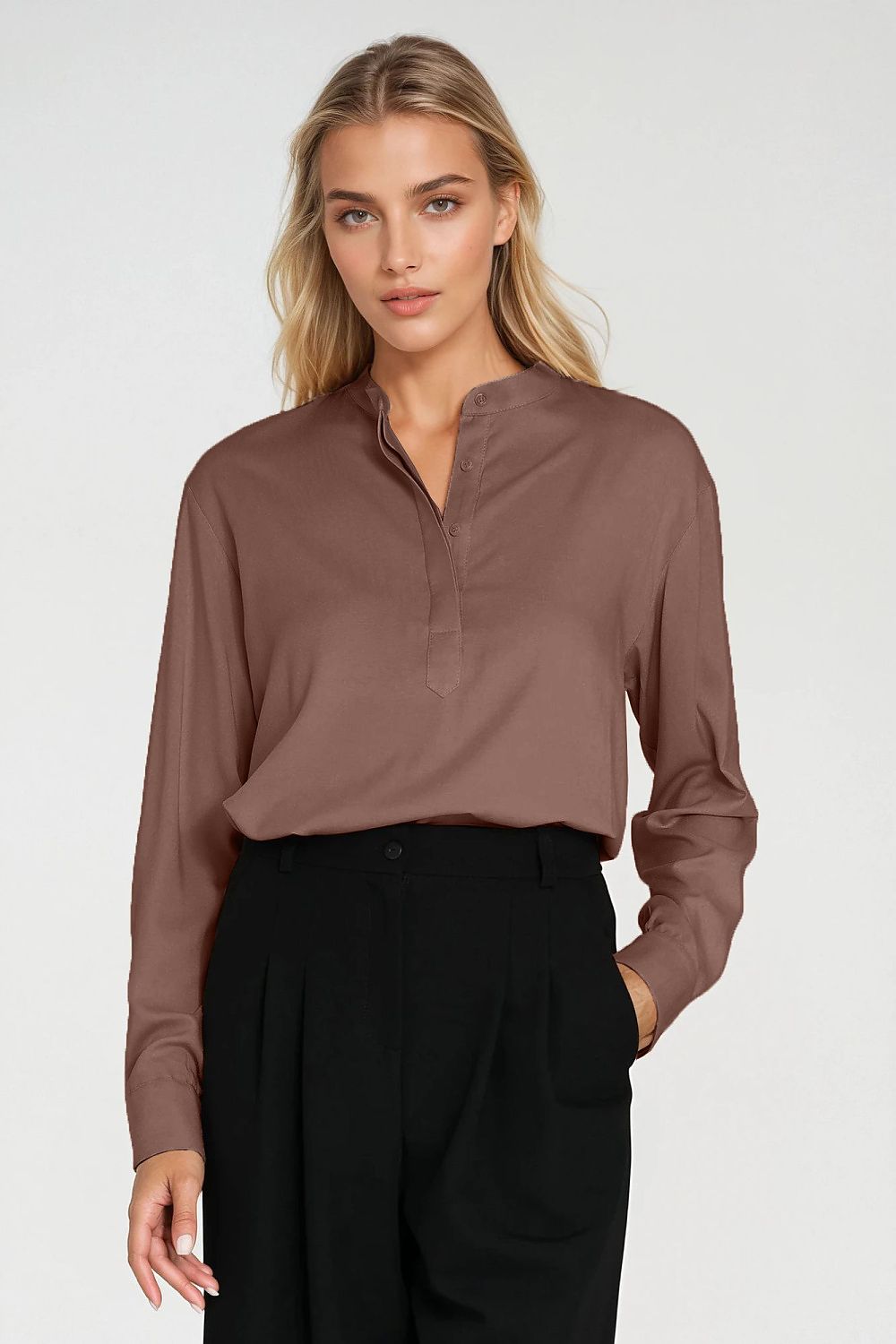  Bluse model 217585 Nife 